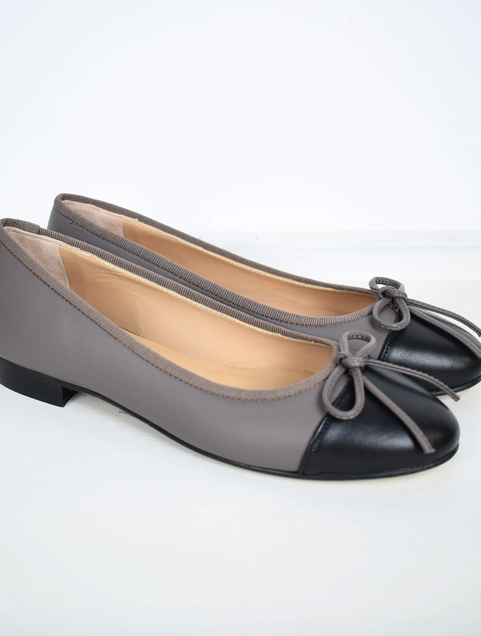 Coco Ballerina Pump Taupe/Black