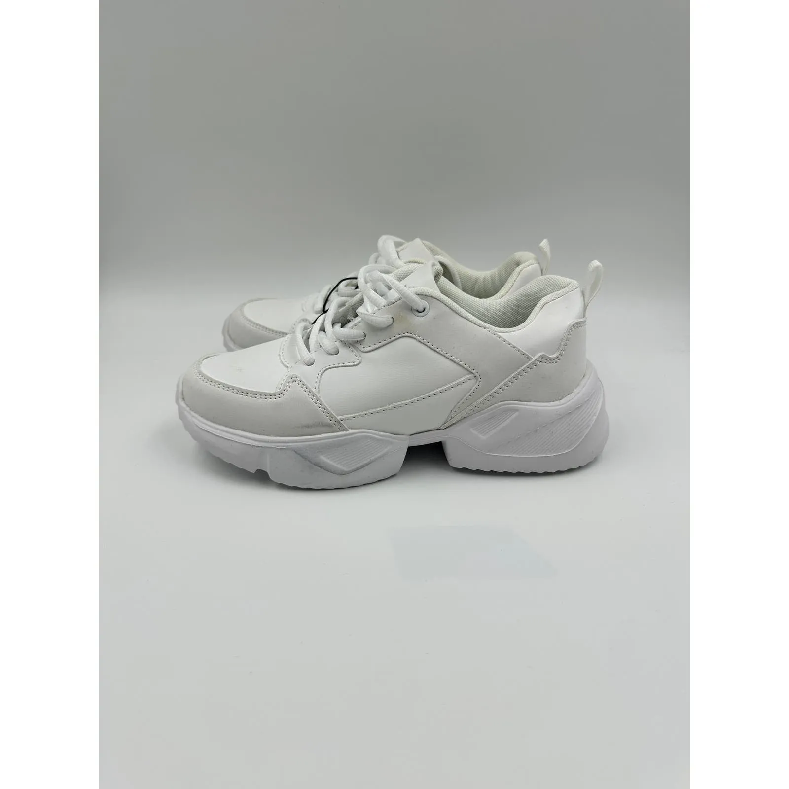 Women's Size 5, All White Chunky 90s Style Casual Sneaker